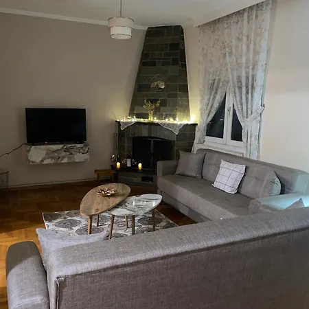Venias House 2 *